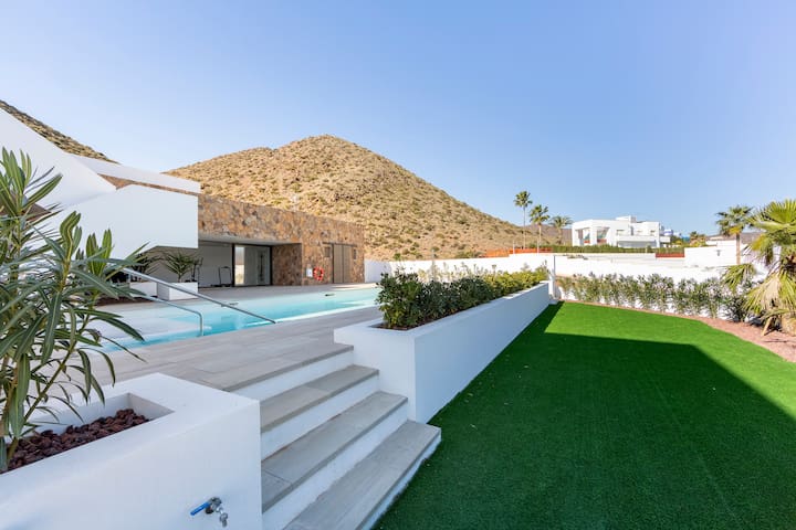 Trendy Homes managed Airbnb listing 1