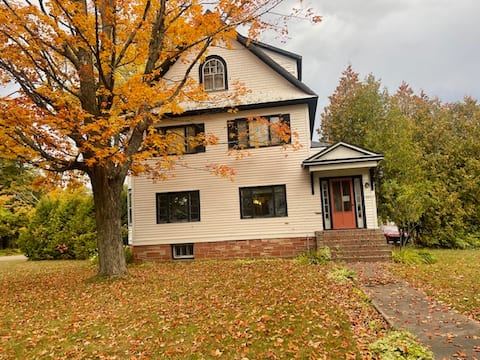 Large home near Swedetown Trails
