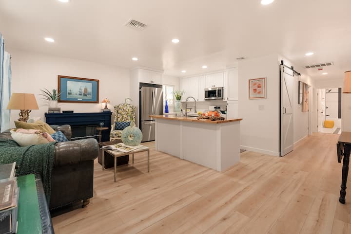 Vintage Meets Modern + Massive Sensory Studio - Los Angeles, CA