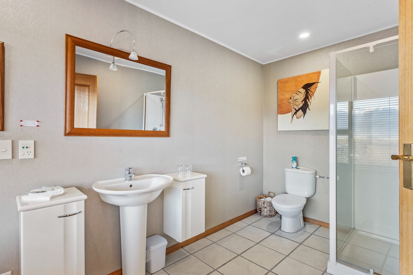 Riverview Lodge - Spenser Room 4