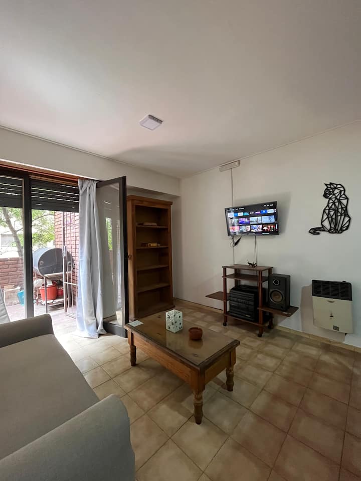 Dpto. Con Balcón/parrilla Cerca De Clinicas. - Córdoba, Argentina