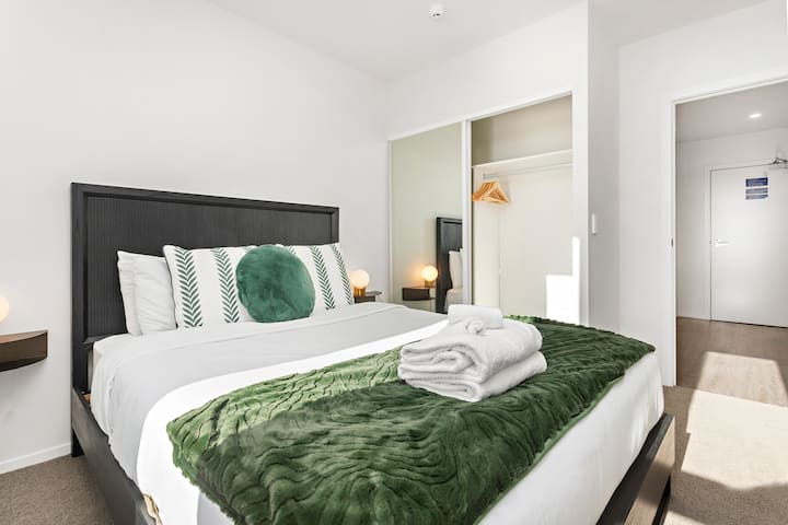 Godoro la Amani la Kichwa cha Kulala. Televisheni janja ya kujitegemea katika chumba cha kulala kwa ajili ya Netflix, Amazon Prime, You tyubu ....