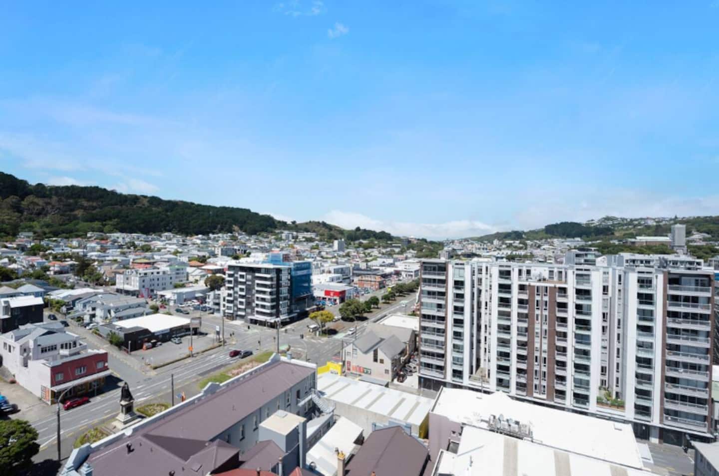 Pure Luxury With Views, Pool And Gym Inc Carpark 5