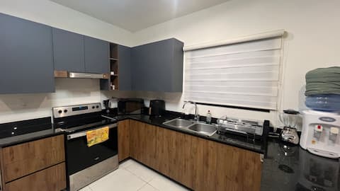 Popular Airbnb listing: Cozy house, garden, pool, barbecue, A/C in Real Montejo