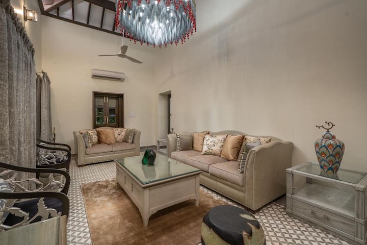 Living room image 1