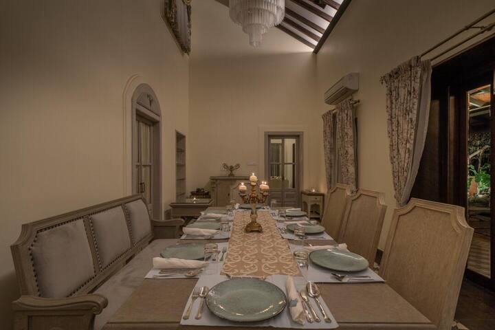 Dining area image 1