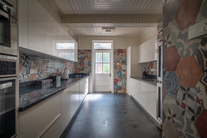 Kitchenette image 1