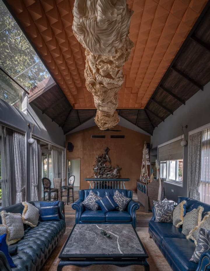 Living room image 3