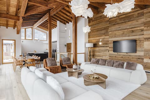 Chalet 230sqm | Cathedral Living | View |FirePlace