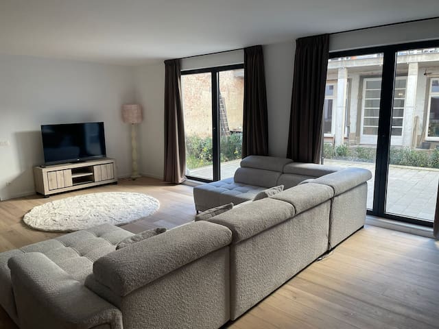 Central Deluxe suite 001 – Free Parking