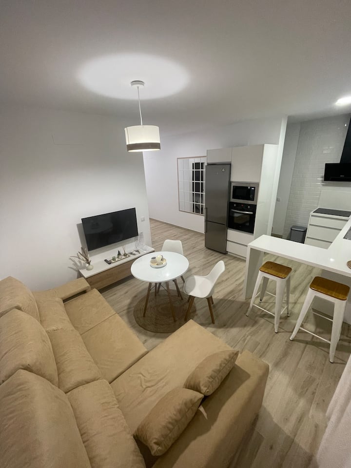 Apartamento Moderno Con Terraza En Carmona - Carmona