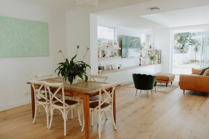 Kiah Coogee (4 bdr beach house) gallery image 4