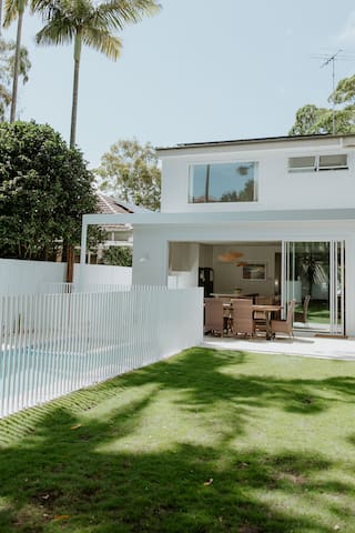 Kiah Coogee (4 bdr beach house)
