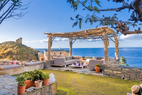 Villa with sea view, marine of Scalu Pino