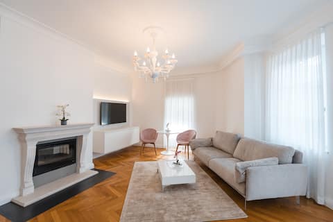 Luxury Apartment with Balcony, 3 BR + 1 Parking