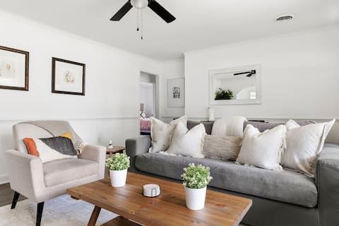 Successful Airbnb property: Charming 3BR Escape | Near Charleston & Beaches in Hanahan