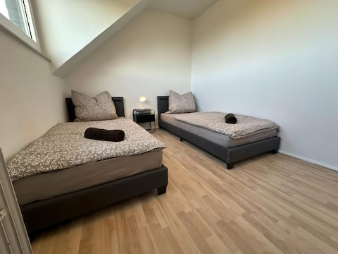 H&S Host & Sleep Emsdetten – Large & Quiet