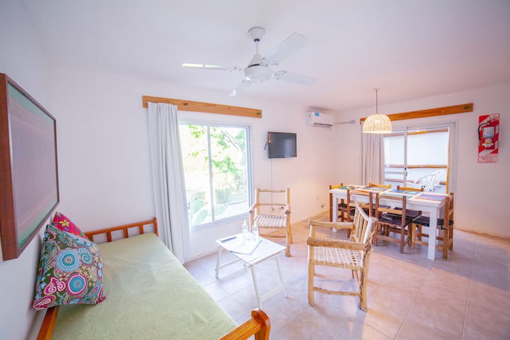 Amplio Y Acogedor Depto 2 Dorm A 50 Metros Del Mar - San Antonio Oeste