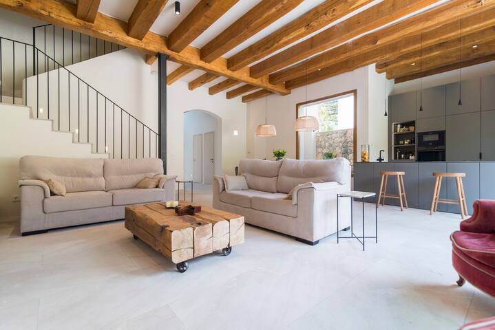 Sa Claror gallery image 2