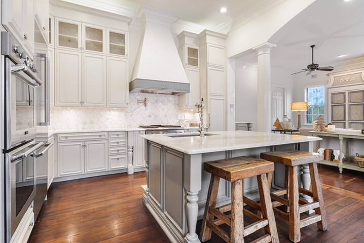 Luxury Compound! gallery image 5