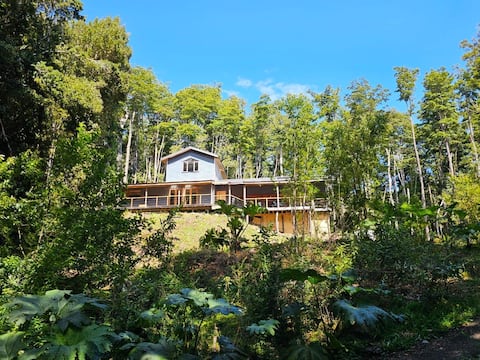 Beautiful house with a beach. Ensenada