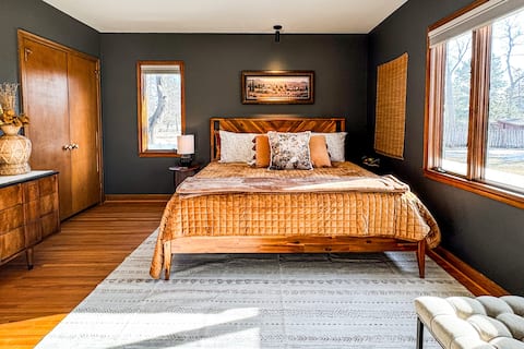 MI CASA- 4 Bd- Mega Playground