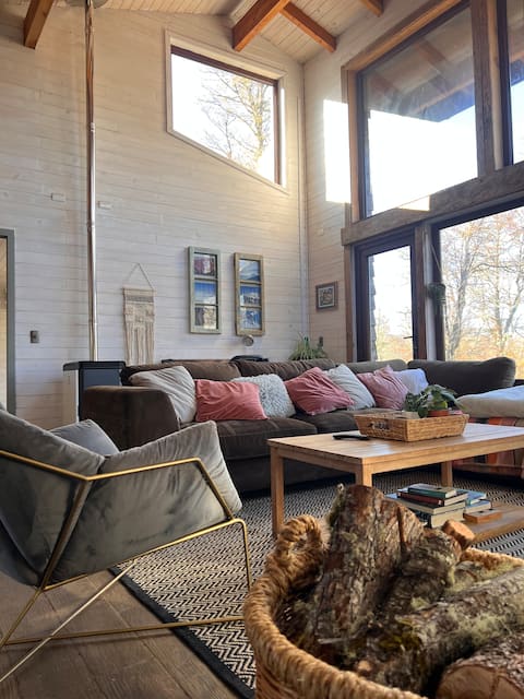 Popular Airbnb listing: Vista Sierra Nevada Shelter - 15 min from Corralco in Curacautín