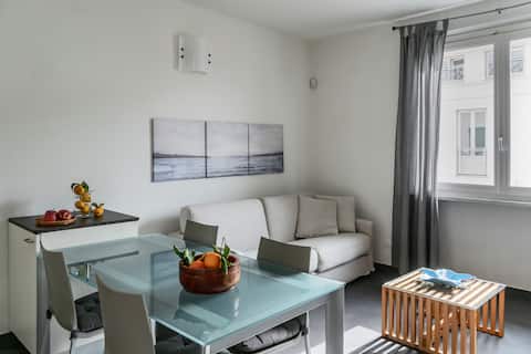 Annuncio Airbnb popolare: Scirocco Apartment - among the shopping streets a Forte Dei Marmi