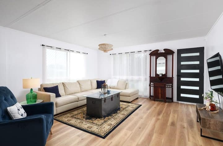 Bogimbah Cottage - Tin Can Bay