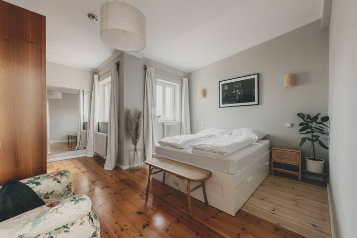 Exclusive Dachgeschosswohnung mit Panoramablick gallery image 2