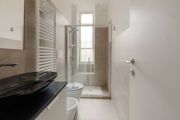 Guesthost - Bright Milan Studio With Balcony - Milan