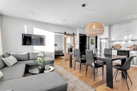 3BR | Spacious Luxurious Mid Central- Free parking