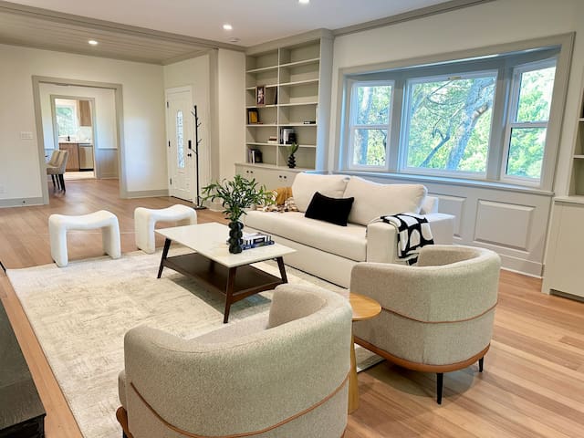 Hill-Top Canyon View Retreat