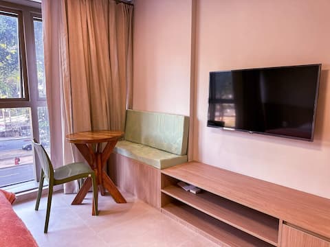 Top performing Airbnb: Complete Studio with Kitchen Beach Class Ondina in Ondina