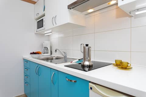 Popular Airbnb listing: Studio Mema with beautiful view of the sea in Općina Vrbnik