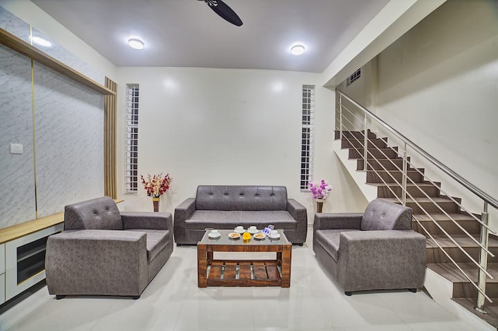 Southgate Villa's Kempegowda Airport  Bangalore - Kempegowda Airport Bengaluru (BLR)