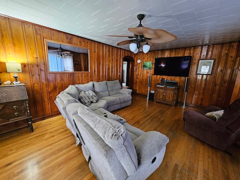 Top performing Airbnb: Pop's Place in Maggie Valley