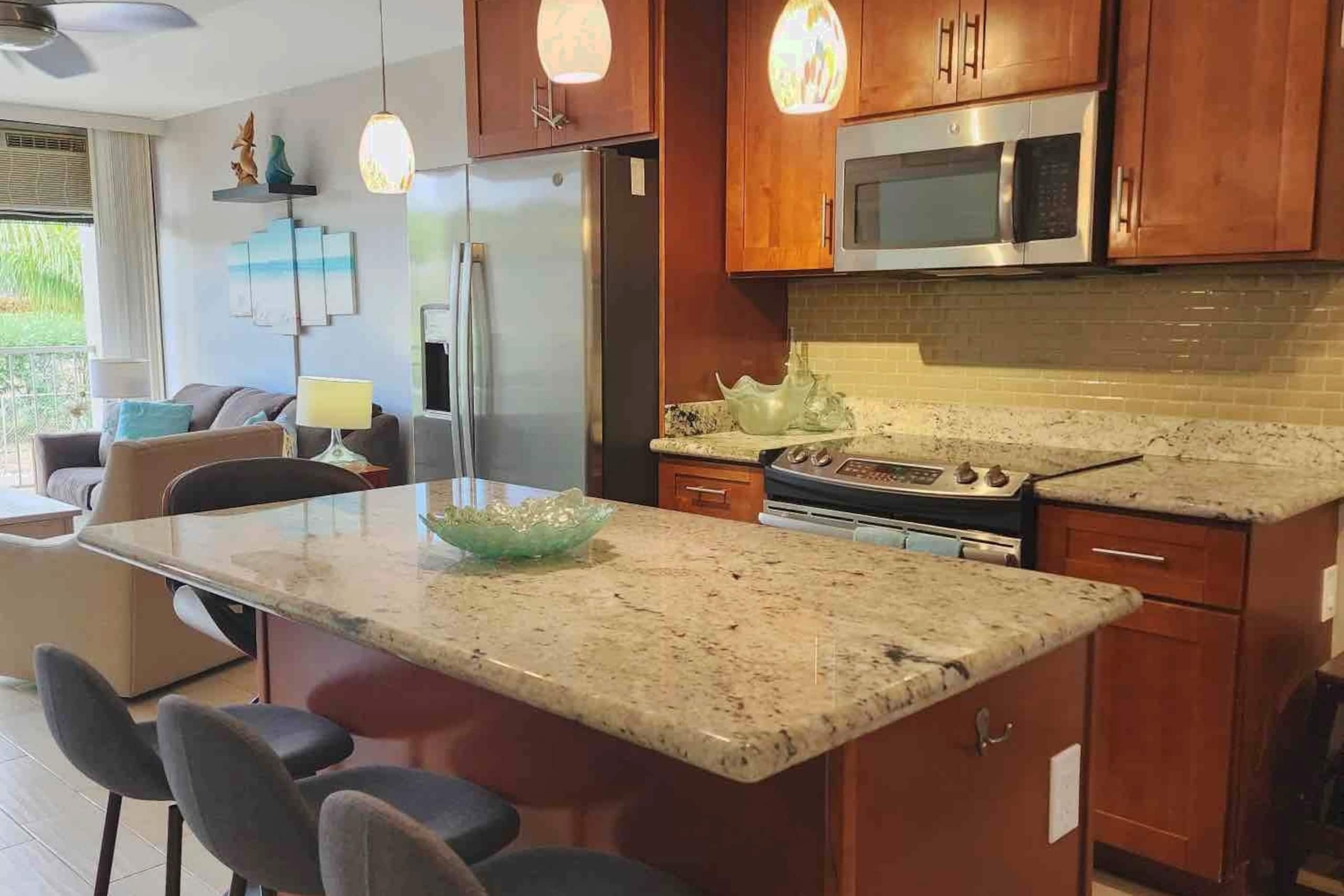 Condo in Kihei · ★4.9 · 2 bedrooms · 2 beds · 2 private baths - Image 2