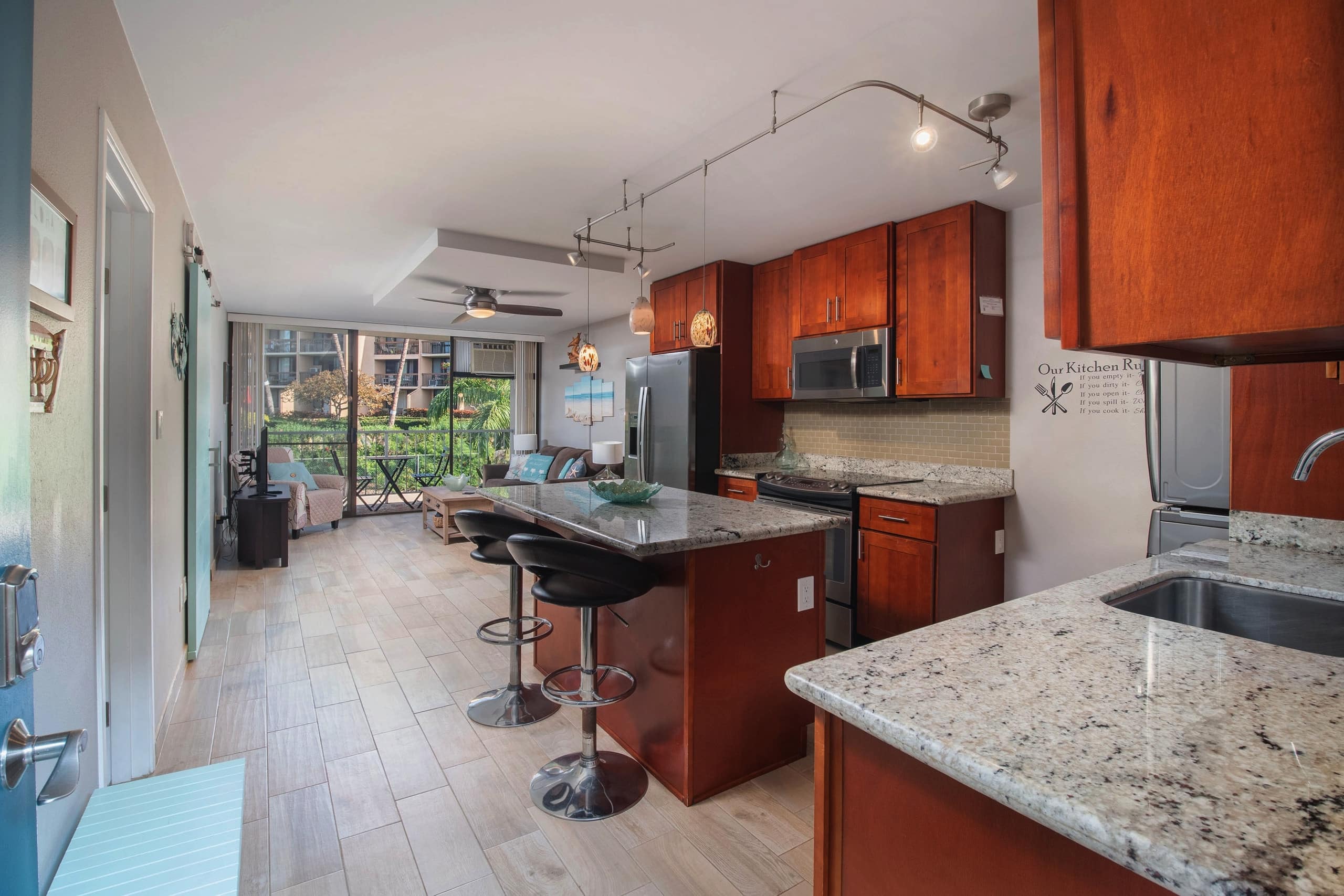 Condo in Kihei · ★4.9 · 2 bedrooms · 2 beds · 2 private baths - Image 3
