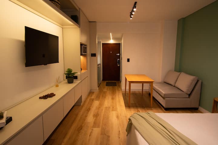 סקירה כללית של הסטודיו.