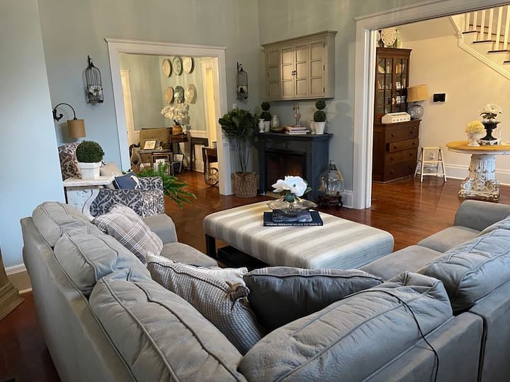 Vivienne House - Laurel, MS