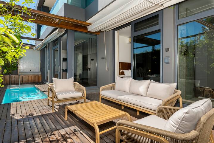 Designer 2-Bed Villa | Ocean Views & Pool gallery image 2