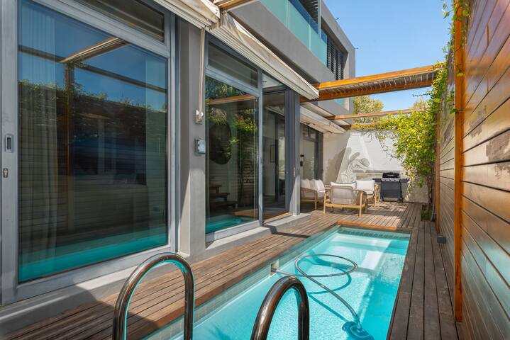 Designer 2-Bed Villa | Ocean Views & Pool gallery image 3