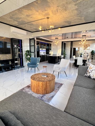 Saint Luxury Penthouse / Apartment – 302