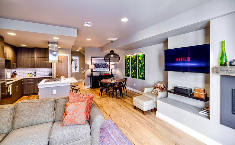 Heart of LoHi | Private Rooftop | Hot Tub gallery image 2