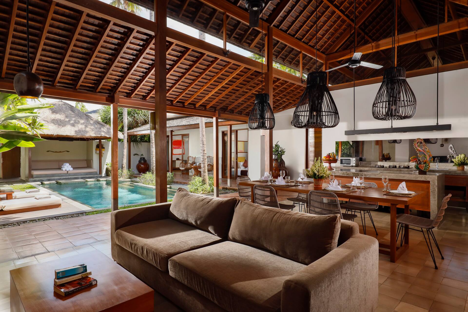 Luxe Bumbak Living Private Villa in Kerobokan 3