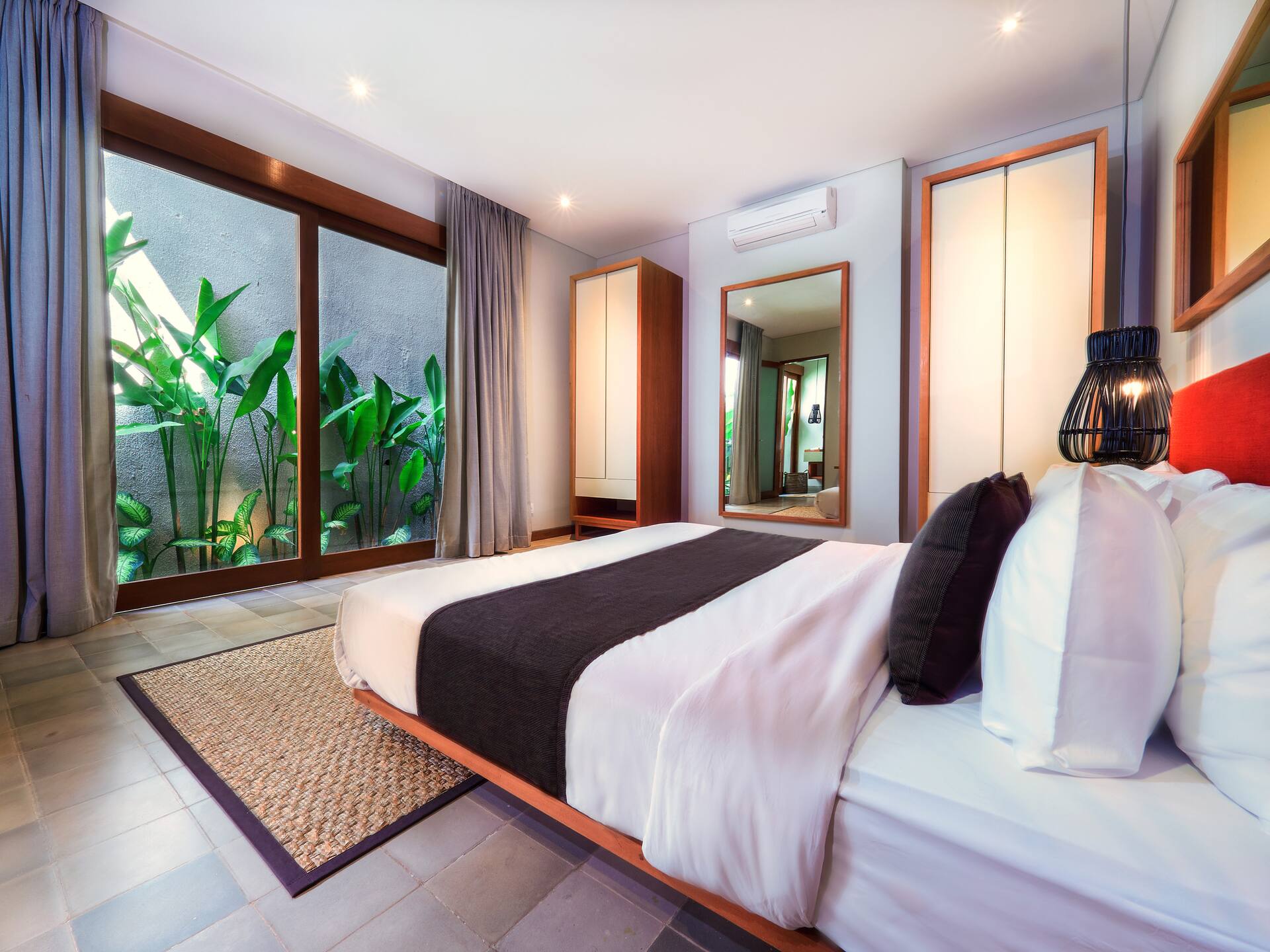 Luxe Bumbak Living Private Villa in Kerobokan 3