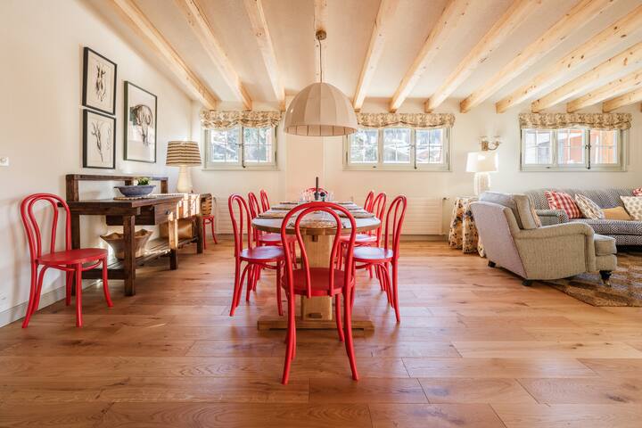 Large & stylish apartment in central Villars gallery image 2