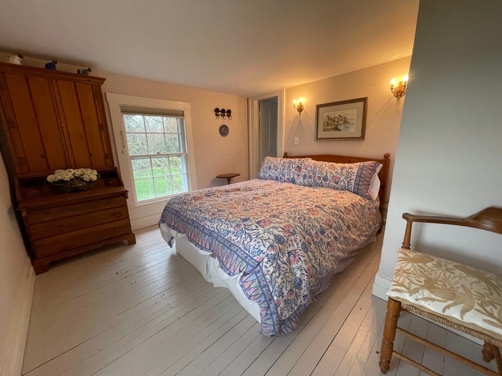 Საძინებელი #5 152 × 203 სმ ზომის საწოლით