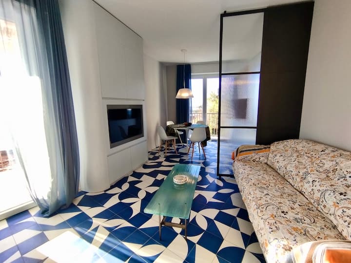 Dolce Mare | Appartement Moderne Face à La Mer - Bordighera